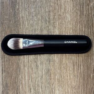 Chanel Makeup Brush Chanel Foundation Brush Chanel Brush “6”
